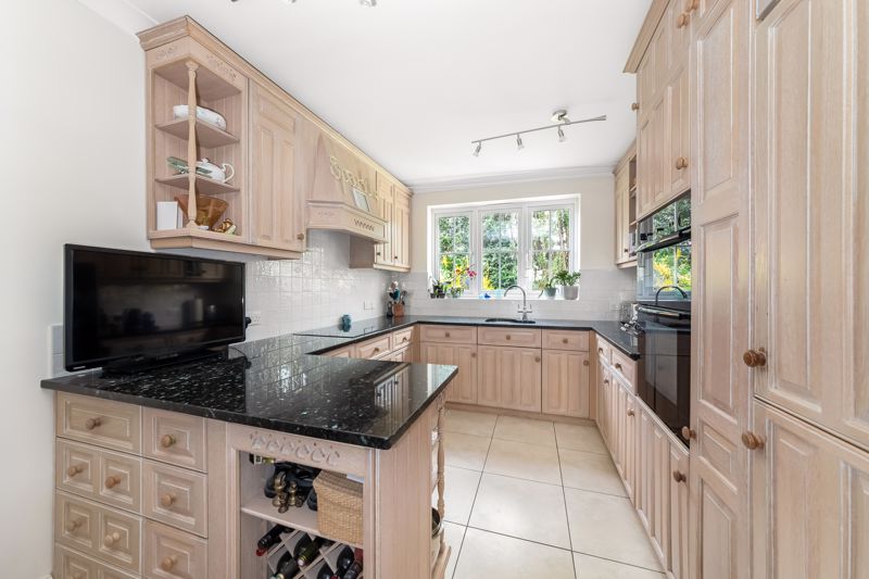 Kitchen- click for photo gallery